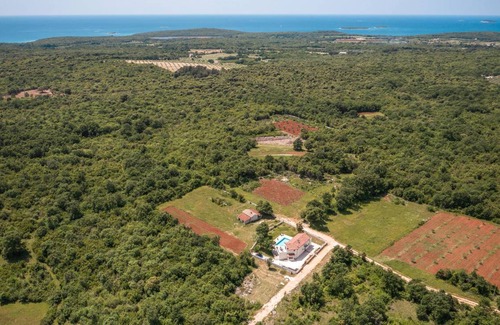Bale House | 184 m² House ∙ 4 bedrooms ∙ 8 guests