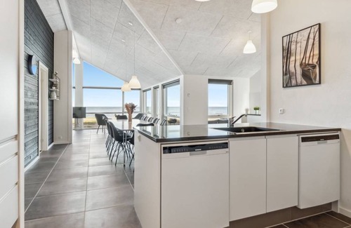 Grønninghoved Strand House | 185 m² House ∙ 1 bedroom ∙ 10 guests