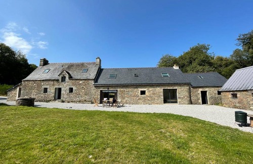 Saint-Brigitte House | 185 m² Gîte ∙ 6 bedrooms ∙ 12 guests
