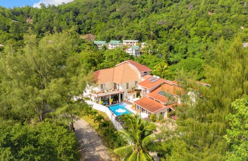 Glacis House | 185 m² House ∙ 5 bedrooms ∙ 13 guests