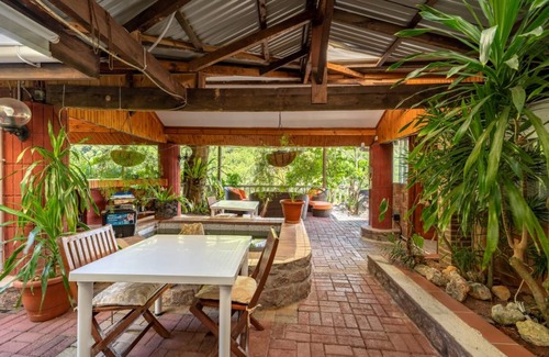 Glacis House | 185 m² House ∙ 5 bedrooms ∙ 13 guests