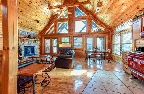 Hemlock Hills Cabin | 186 m² Cabin ∙ 3 bedrooms ∙ 10 guests