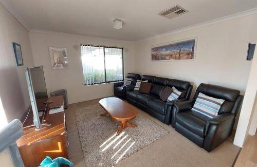 Geographe House | 186 m² House ∙ 4 bedrooms ∙ 9 guests
