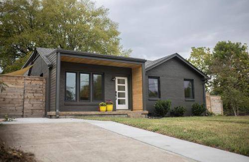 McFerrin Park House | 186 m² House ∙ 4 bedrooms ∙ 10 guests