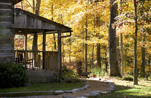 Clinton Cabin | 1860 Era Original Log Cabin In Beautiful East Tennessee - Foust Cabin