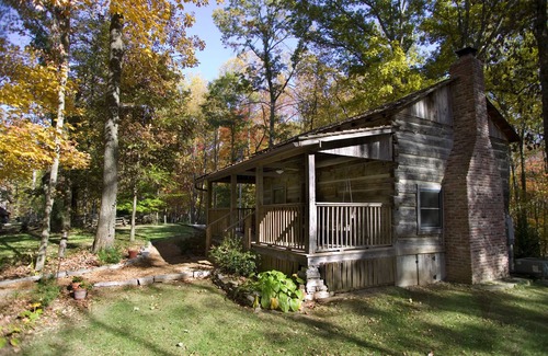 Clinton Cabin | 1860 Era Original Log Cabin In Beautiful East Tennessee - Foust Cabin