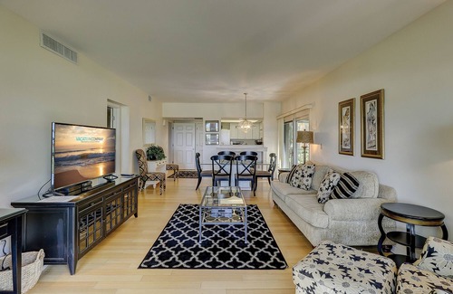 South Beach Condo | 1865 Beachside Tennis- Easy Access to Beach & Pool.