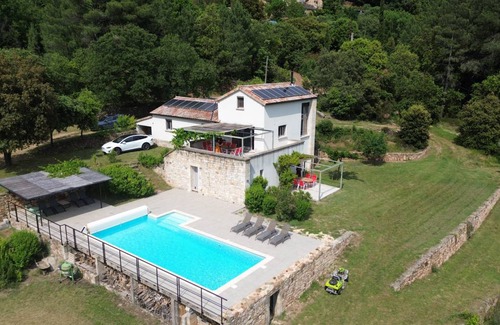 Saint-Pierre-Saint-Jean Villa | 187 m² Villa ∙ 5 bedrooms ∙ 10 guests