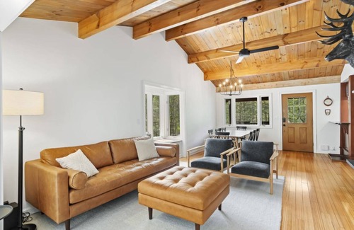 Greeneville Cottage | 187 m² Cabin ∙ 3 bedrooms ∙ 8 guests