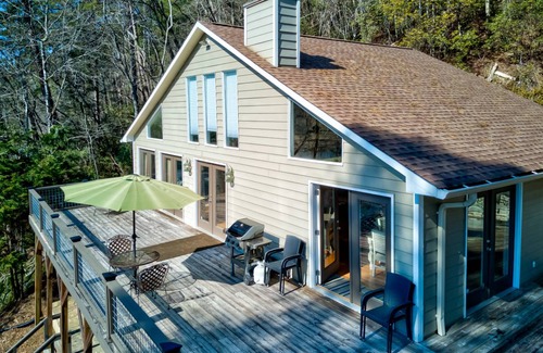 Lakemont House | 187 m² House ∙ 3 bedrooms ∙ 8 guests