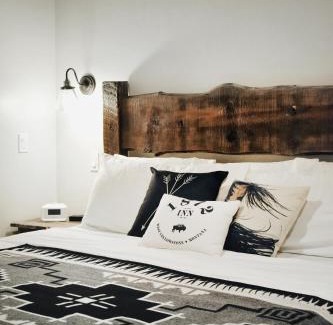 West Yellowstone Hotel | 1872 Inn - Adults Exclusive