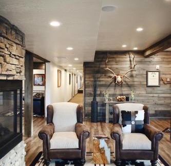 West Yellowstone Hotel | 1872 Inn - Adults Exclusive