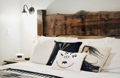 West Yellowstone Hotel | 1872 Inn - Adults Exclusive