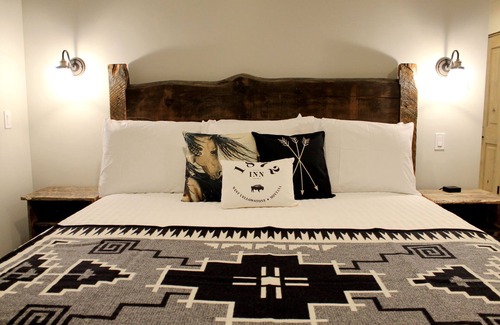 West Yellowstone Hotel | 1872 Inn - Adults Exclusive