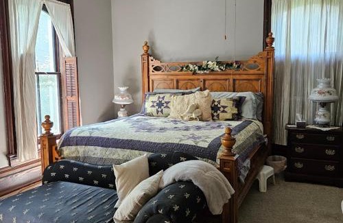 Port Washington Bed & Breakfast | 1873 Victorian Rose B & B