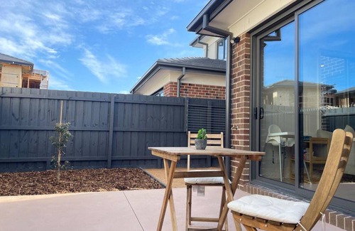 Narre Warren House | 189 m² House ∙ 4 bedrooms ∙ 8 guests