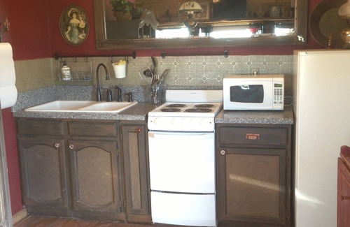 Paradise Valley Village Apartment | 1890's WESTERN PARLOR STUDIO WITH GREAT VIEWS