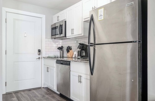 Mile Square Apartment | 18BR 17BA Combined Apartments close to Lucas Oil Stadiom