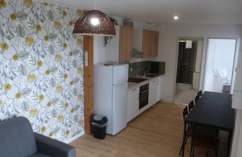Chasseneuil-du-Poitou Apartment | 18moliere fr 5 pers. sheets, towels & cleaning included