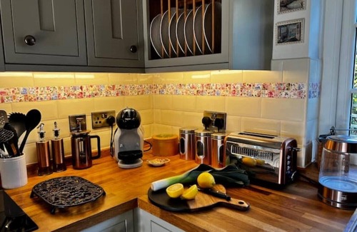 Thornton-le-Moor Cottage | 18th century Country cottage