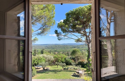 Seillans House | 18th century restored stone house in a large mature garden with 360 degree views