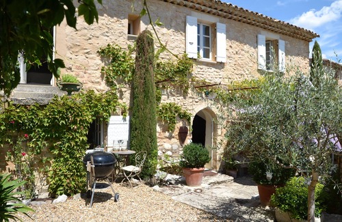 Gordes House | 18th century sheepfold, fully renovated and charmingly decorated.