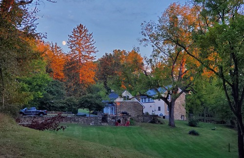 Middleburg Cottage | 18th Century Stone Cottage minutes from historic Middleburg