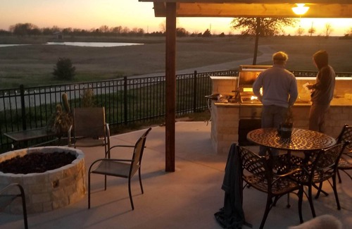 Navasota House | 18th Fairway golf course home w patio gas grill, firepit, hot tub, & fitness rm