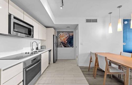 Hallandale Beach Apartment | 18th Floor - Water View With Balcony