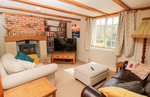 Newport House | 19 Clatterford Shute