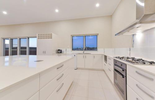 Exmouth House | 19 Corella Court