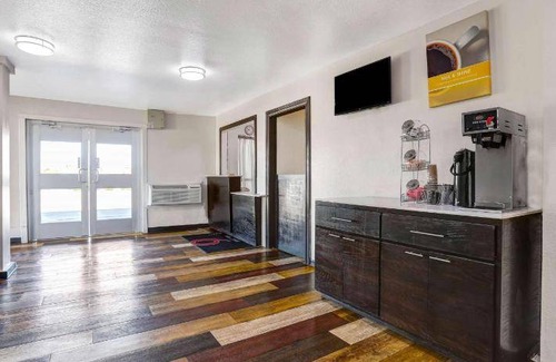 Truth or Consequences Hotel | 19 m² Hotel ∙ 6 guests