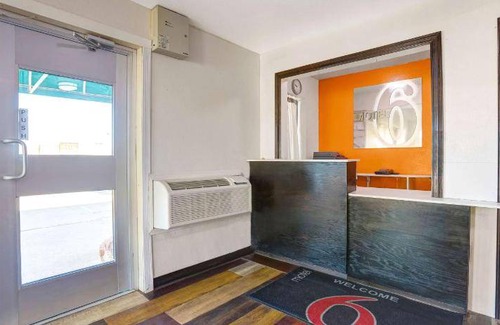 Truth or Consequences Hotel | 19 m² Hotel ∙ 6 guests