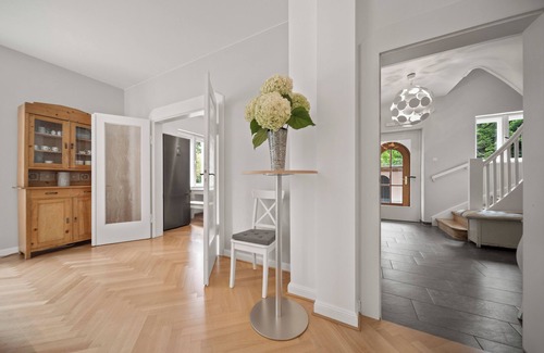 Munchen District Villa | 19 min to the center - 250 m²/2,691 sq ft - top villa from 1923 - 4BR 3,5BA