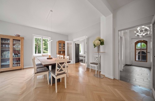 Munchen District Villa | 19 min to the center - 250 m²/2,691 sq ft - top villa from 1923 - 4BR 3,5BA