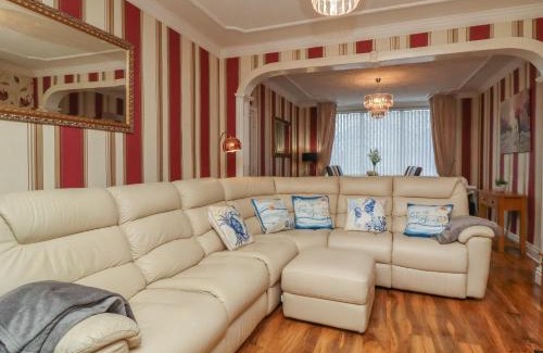 Thornton-Cleveleys House | 19 Slinger Road