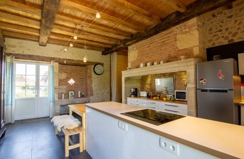Saint-Pierre-de-Chignac House | 190 m² Gîte ∙ 5 bedrooms ∙ 11 guests