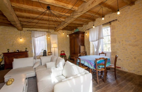 Saint-Pierre-de-Chignac House | 190 m² Gîte ∙ 5 bedrooms ∙ 11 guests