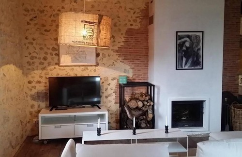 Saint-Pierre-de-Chignac House | 190 m² Gîte ∙ 5 bedrooms ∙ 11 guests