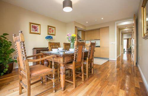 Grand Canal Dock Apartment | 190 m² Apartment ∙ 3 bedrooms ∙ 7 guests