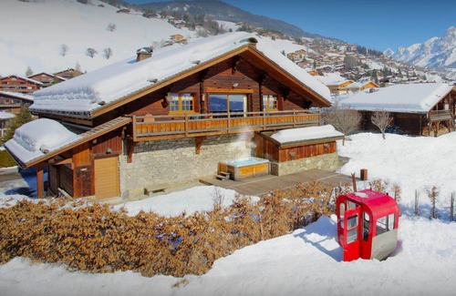 La Clusaz Ski Chalet | 190 m² Chalet ∙ 4 bedrooms ∙ 8 guests