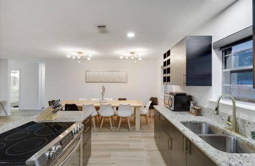 White Rock Hills House | 190 m² House ∙ 4 bedrooms ∙ 16 guests