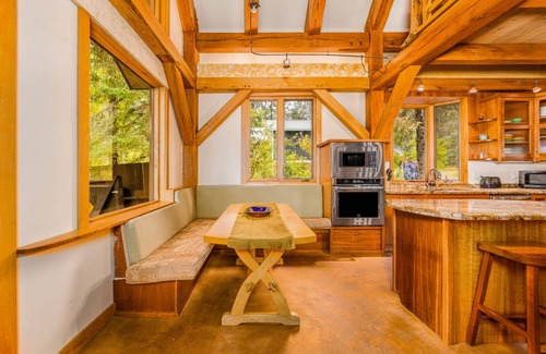 Girdwood House | 190 m² House ∙ 3 bedrooms ∙ 7 guests