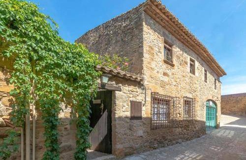 Peratallada House | 190 m² House ∙ 4 bedrooms ∙ 7 guests