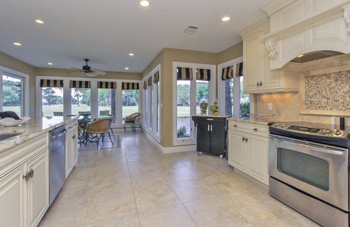 Sea Pines Condo | 190 Twin Oaks-WOW! View of the famous Harbour Town Golf Links