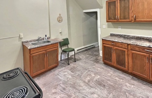 Cumberland House | 1900s Downtown Rowhouse, walkable, historic, pet friendly, spacious.