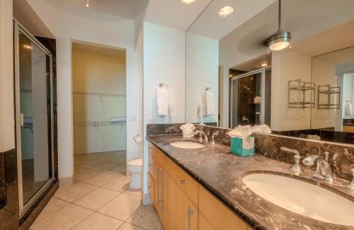 South Padre Island Apartment | 1901 Sapphire Beachfront 3 Bedroom Condo