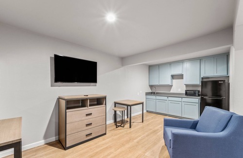 South Arlington Apartment | 1902 Studios