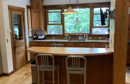 Marquette House | 1908 Four Square Marquette- Centrally located w porch, patio, sauna, fire pit