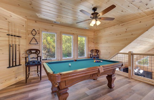 Gatlinburg Cabin | 191 m² Cabin ∙ 3 bedrooms ∙ 12 guests